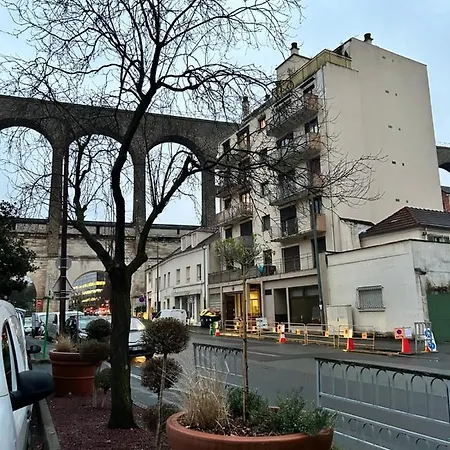 Appartamento F2 Belle Vue Aqueduc Avec Balcon Arcueil
